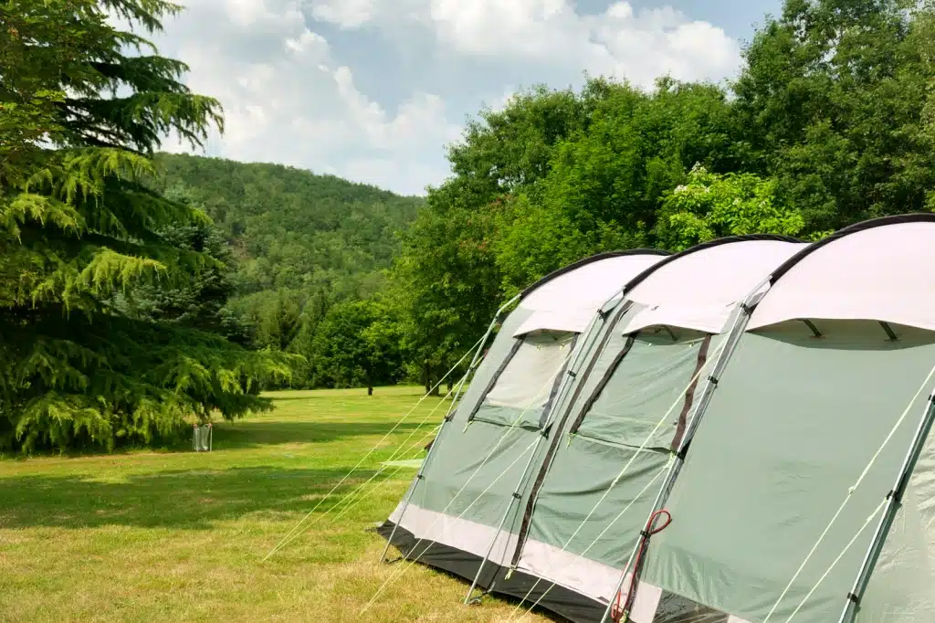 batch Emplacements 180m² camping chambon piscine nature familale 2